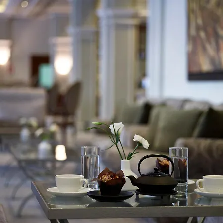 The Landmark 5*