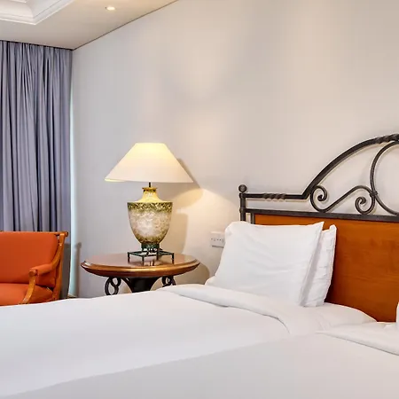The Landmark 5*