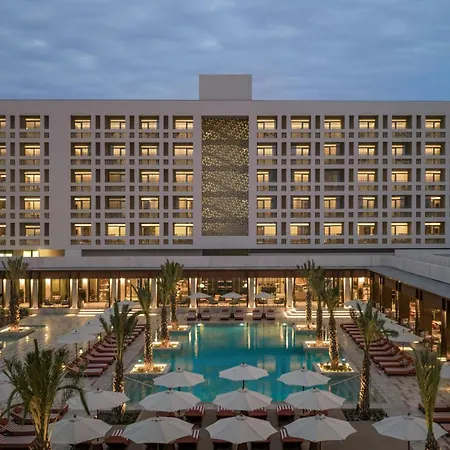 酒店 The Landmark Nicosia, Autograph Collection 5*