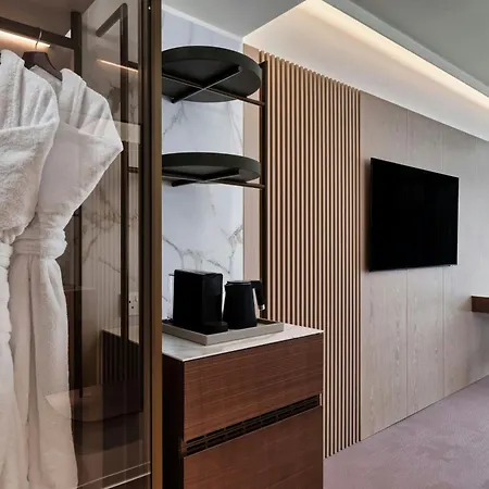 The Landmark Nicosia, Autograph Collection 5*