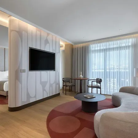 호텔 The Landmark Nicosia, Autograph Collection 5*