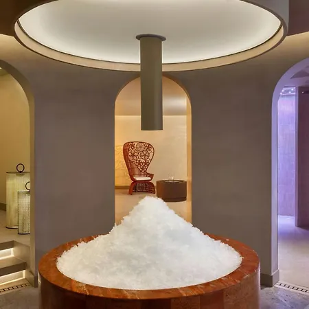Otel The Landmark Nicosia, Autograph Collection 5*