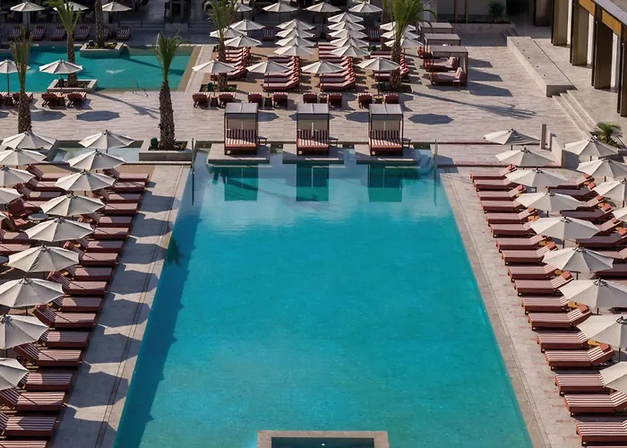 The Landmark Nicosia, Autograph Collection 호텔 5*