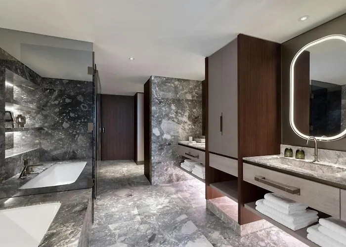 The Landmark Nicosia, Autograph Collection 호텔 5*