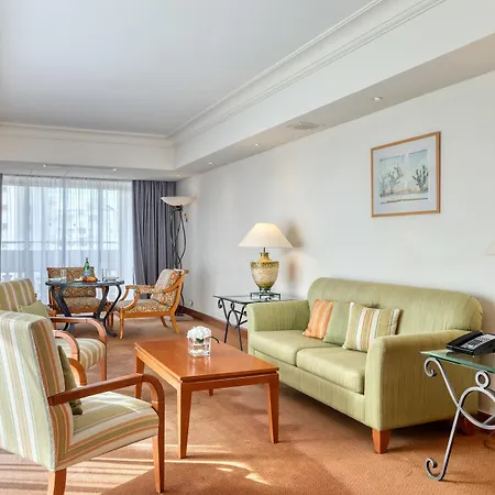 The Landmark 5*